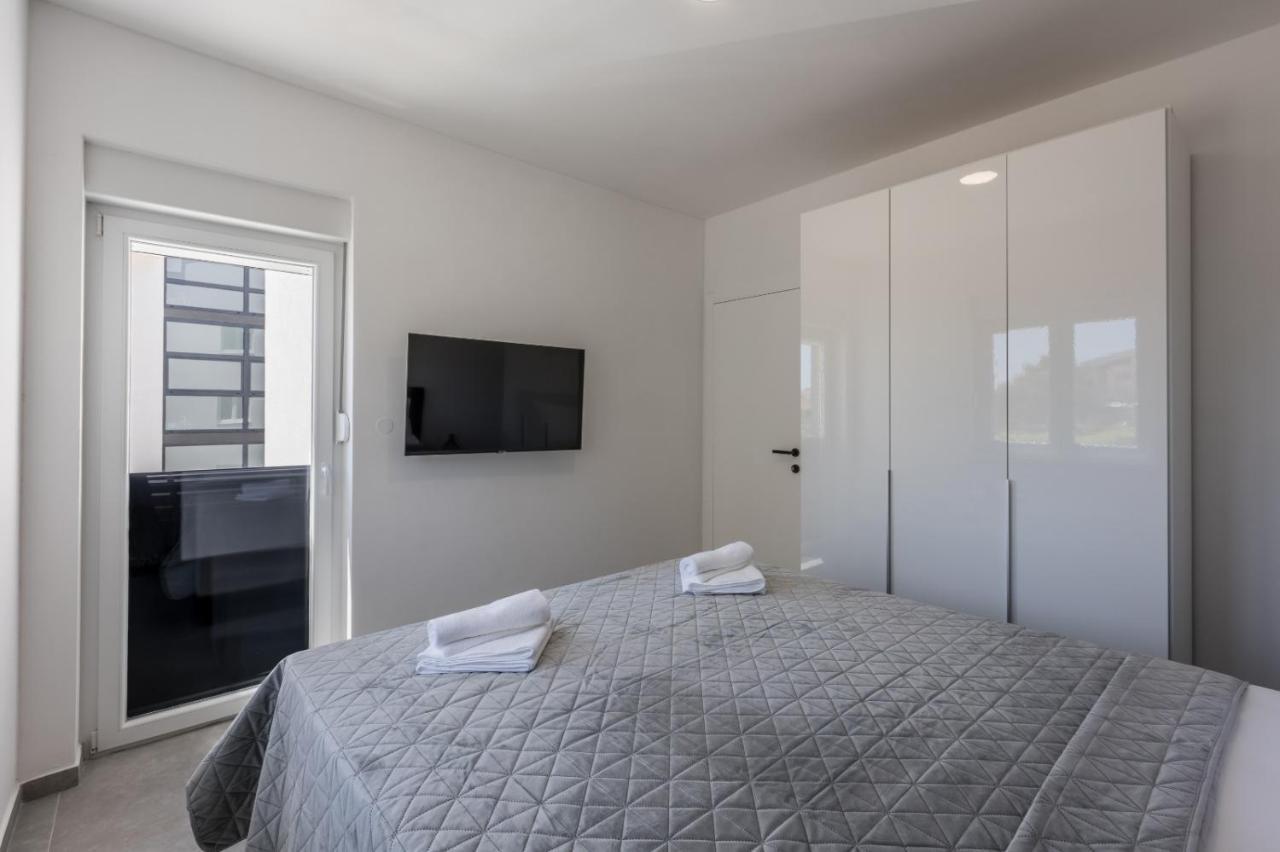 Carpe Diem Luxury Apartments 罗戈兹尼察 外观 照片