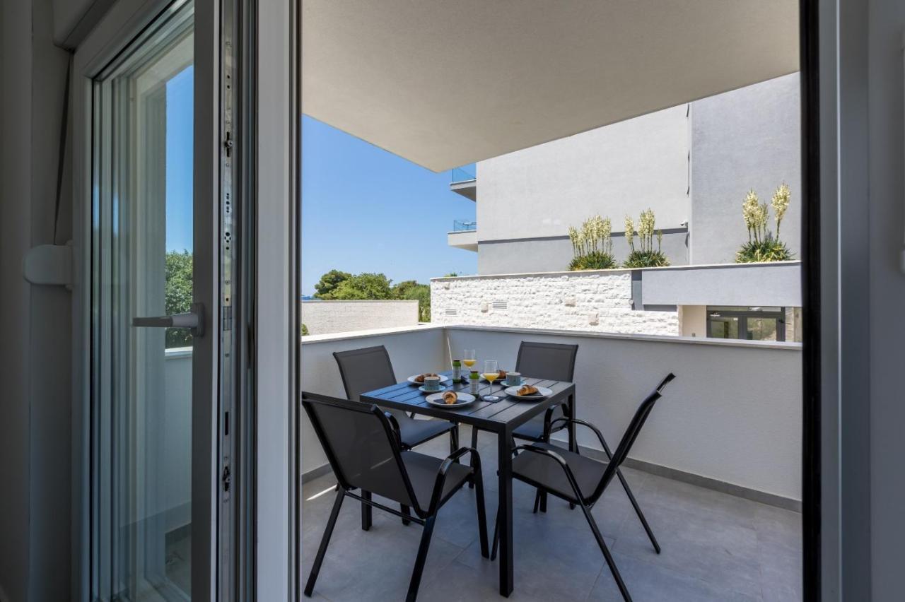 Carpe Diem Luxury Apartments 罗戈兹尼察 外观 照片