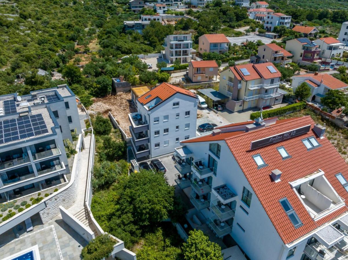 Carpe Diem Luxury Apartments 罗戈兹尼察 外观 照片