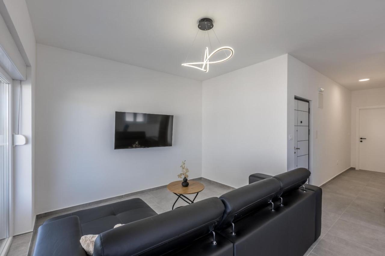 Carpe Diem Luxury Apartments 罗戈兹尼察 外观 照片