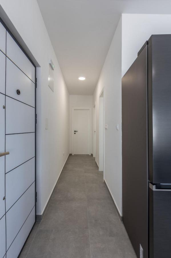 Carpe Diem Luxury Apartments 罗戈兹尼察 外观 照片