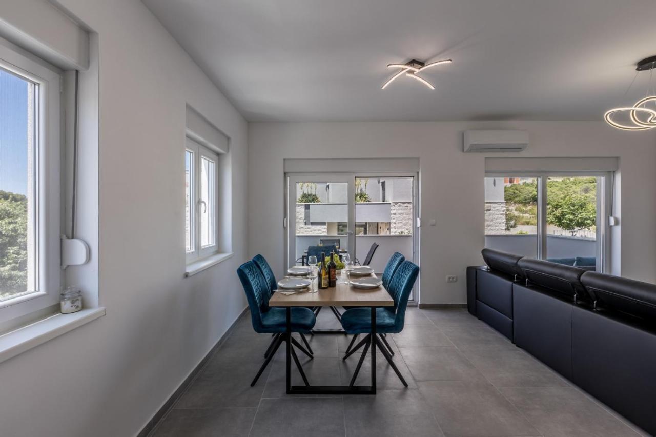 Carpe Diem Luxury Apartments 罗戈兹尼察 外观 照片